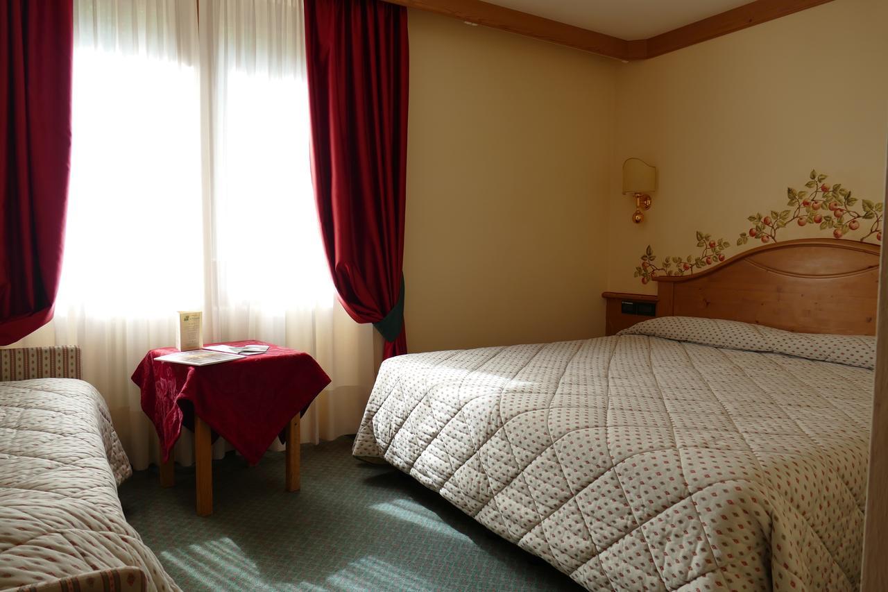 Hotel Garni La Montanara Madonna di Campiglio Exterior photo
